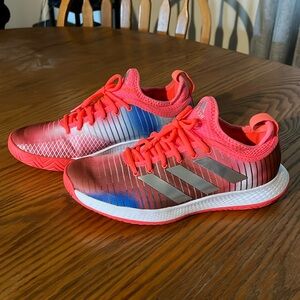 Like New Adidas Women’s 7.5 Defenders